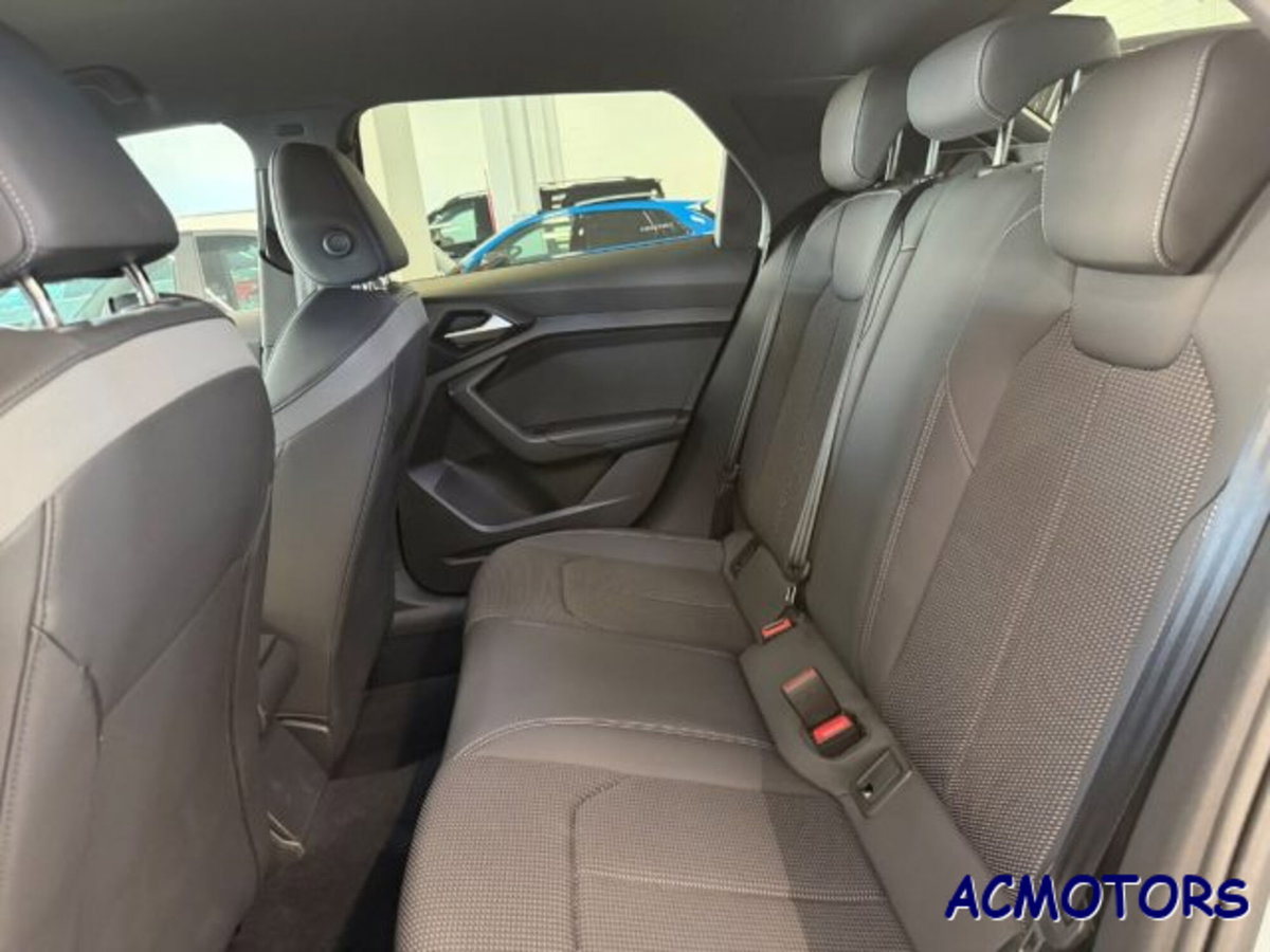 Audi A1 Sportback 35 TFSI S tronic Identity Black (14)