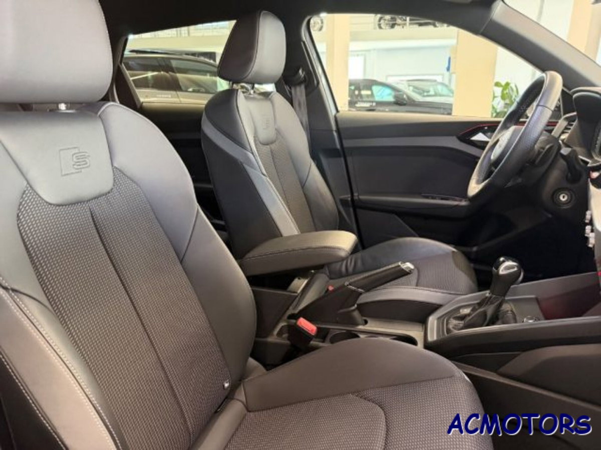 Audi A1 Sportback 35 TFSI S tronic Identity Black (9)
