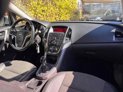 Opel Astra Station Wagon 1.4 Turbo 140CV Sports GPL Tech Cosmo (8)