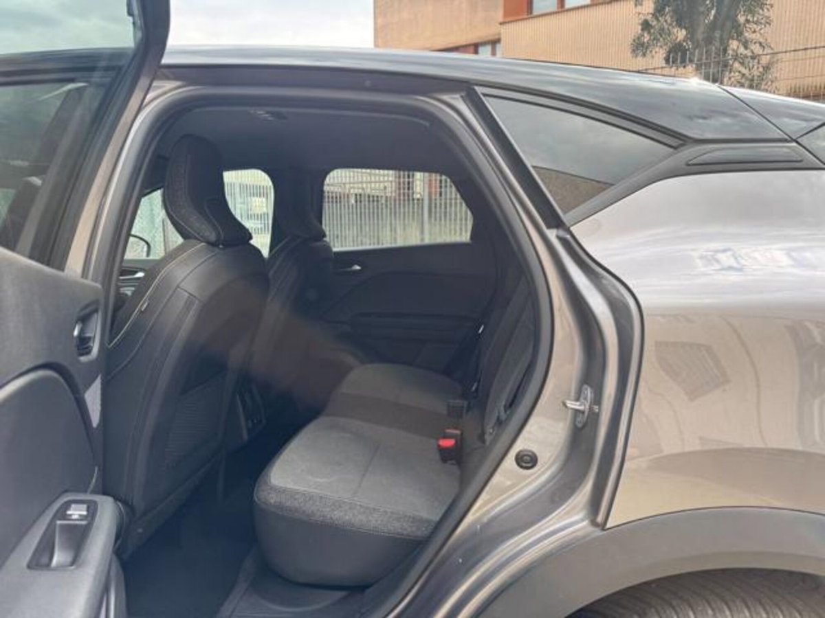 Renault Captur TCe 90 CV Techno (8)