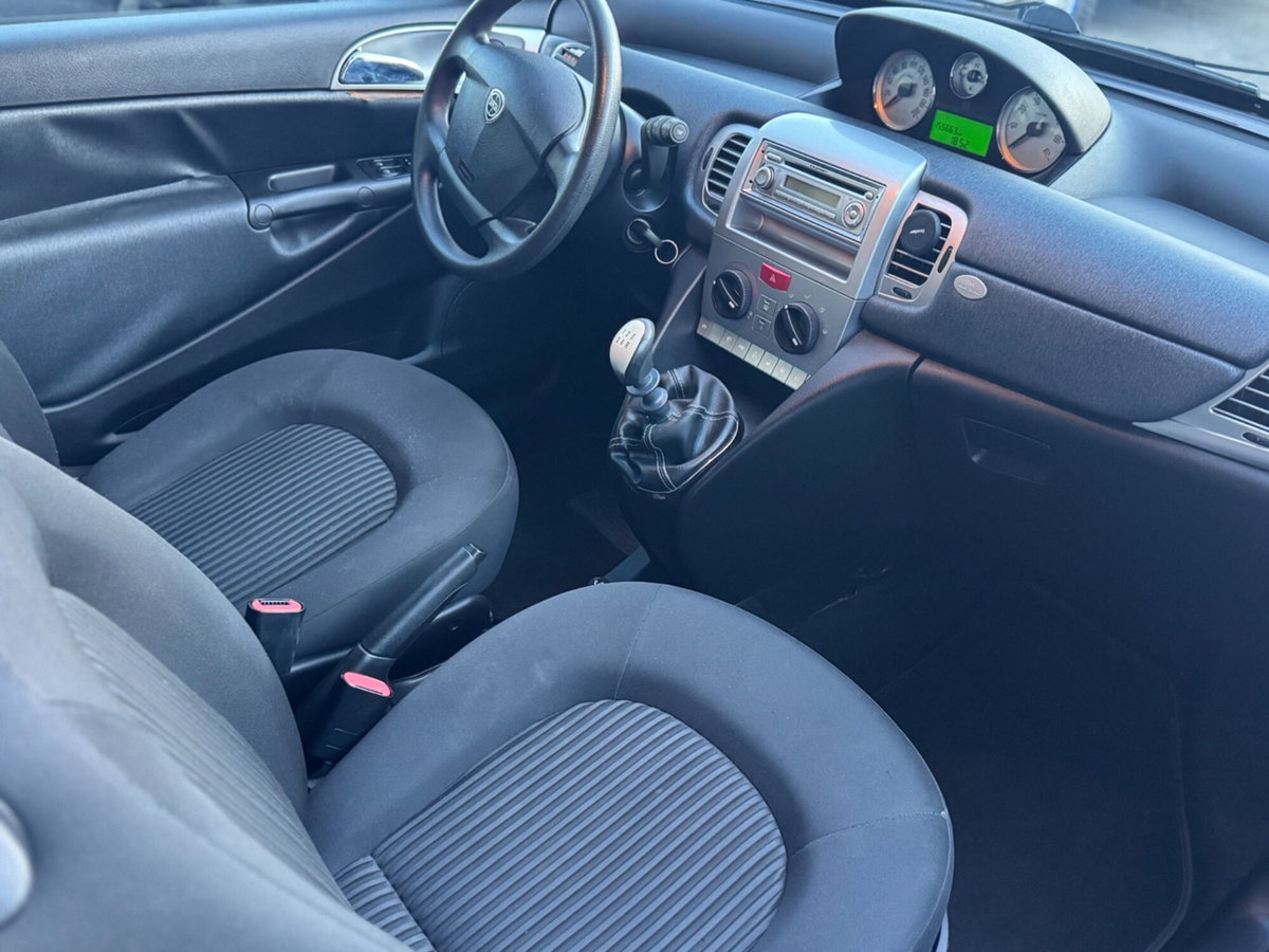 Lancia Ypsilon 1.2 Platino (7)