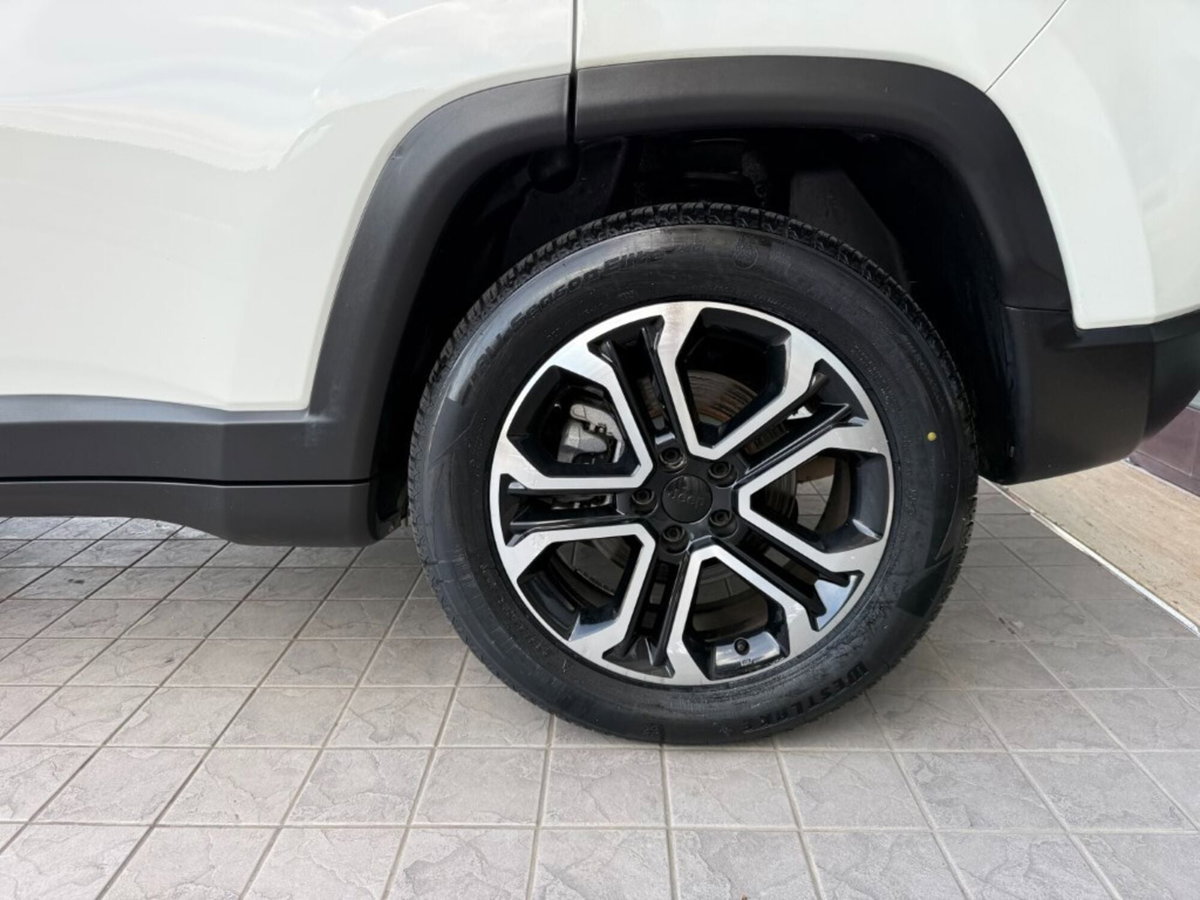Jeep Compass 1.3 T4 190CV PHEV AT6 4xe Limited (12)