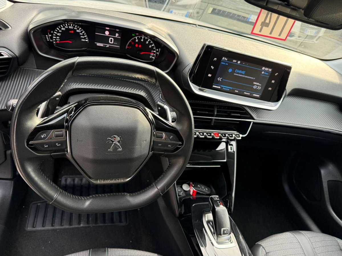 Peugeot 208 PureTech 100 Stop&Start 5 porte Allure (8)