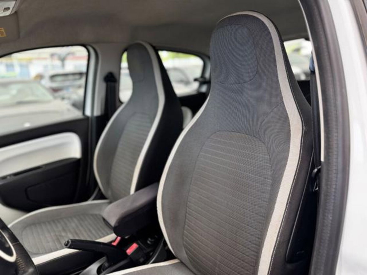 Renault Twingo SCe Stop&Start Intens (16)