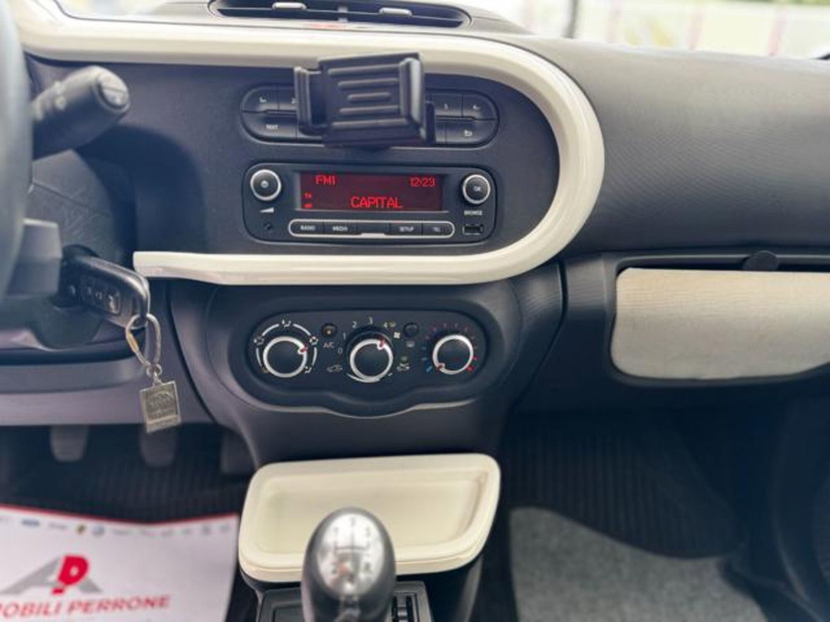 Renault Twingo SCe Stop&Start Intens (19)