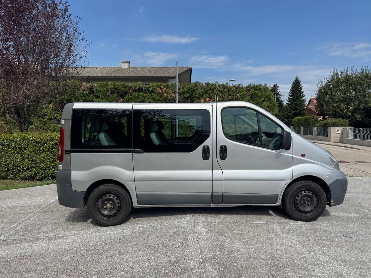 Opel Vivaro Furgone 27 2.0 CDTI 120CV PC-TN Combi 9 posti (6)