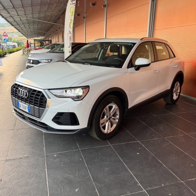 Audi Q3 35 TDI quattro S tronic Business (2)