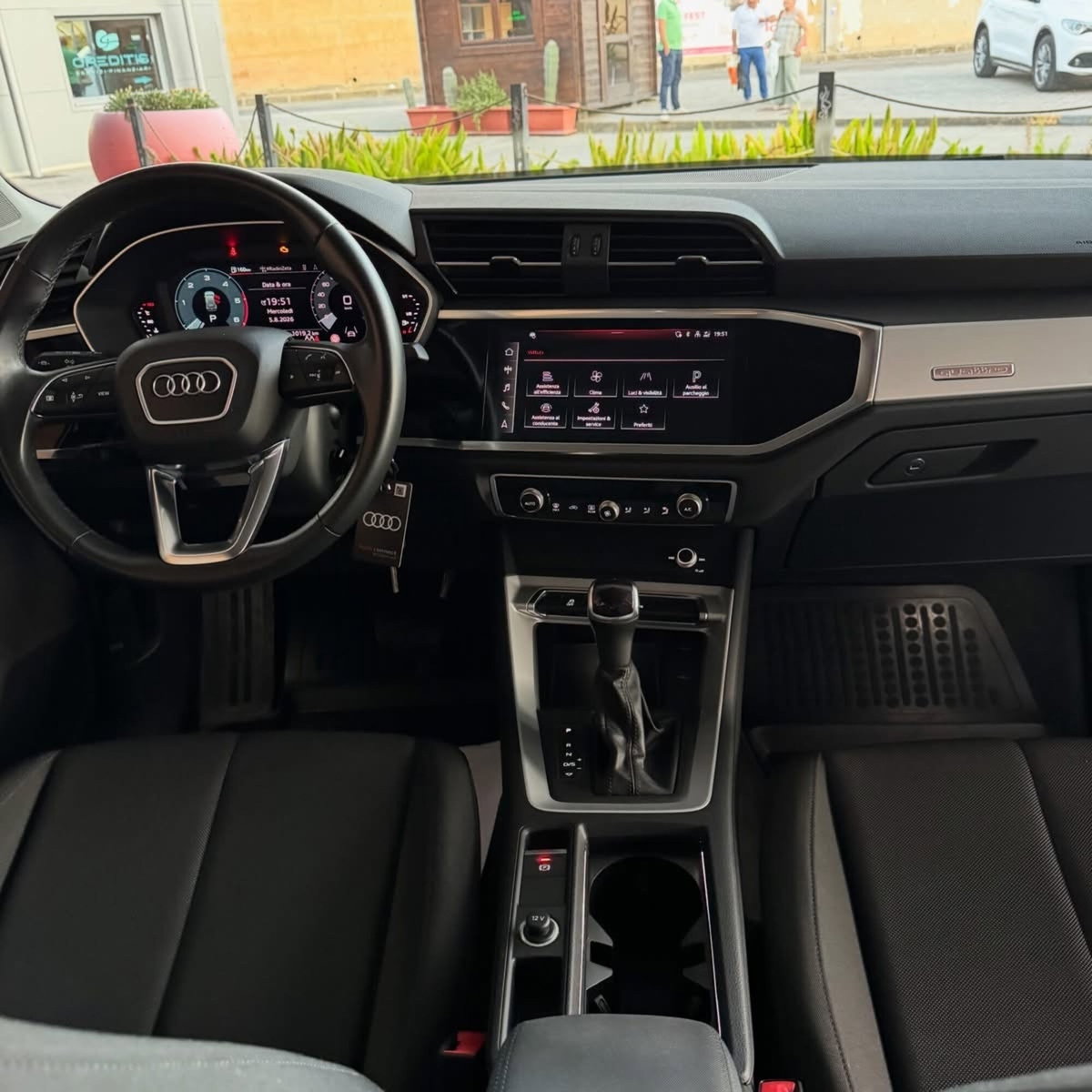 Audi Q3 35 TDI quattro S tronic Business (5)