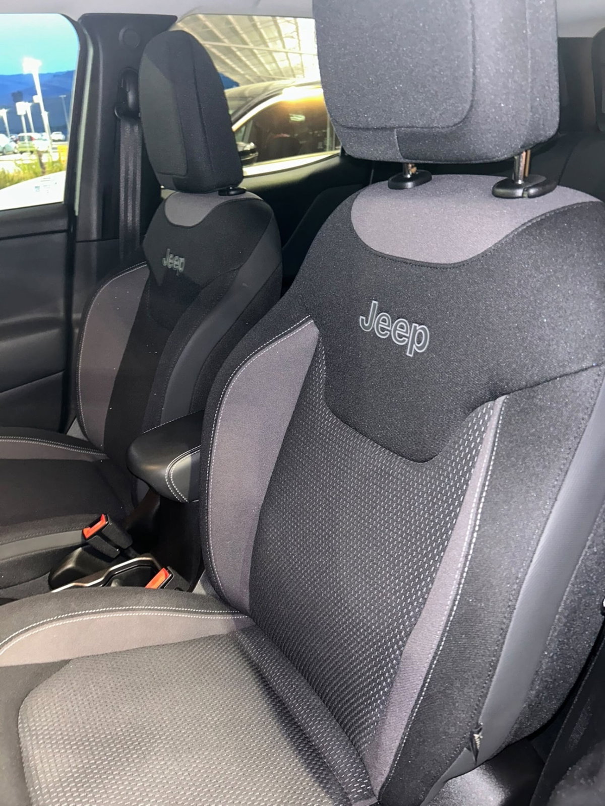 Jeep Renegade 1.6 Mjt 130 CV Limited (10)