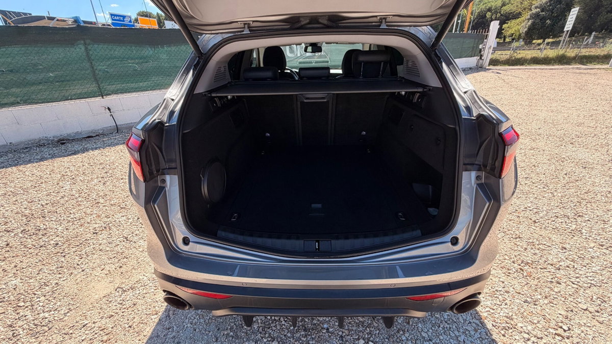 Alfa Romeo Stelvio Stelvio 2.0 Turbo 280 CV AT8 Q4 First Edition (17)