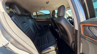 Alfa Romeo Stelvio Stelvio 2.0 Turbo 280 CV AT8 Q4 First Edition (19)