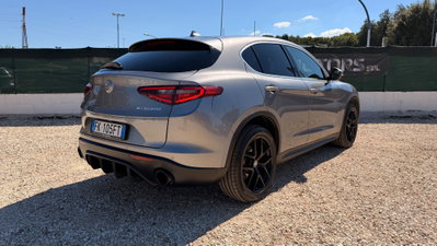 Alfa Romeo Stelvio Stelvio 2.0 Turbo 280 CV AT8 Q4 First Edition (4)