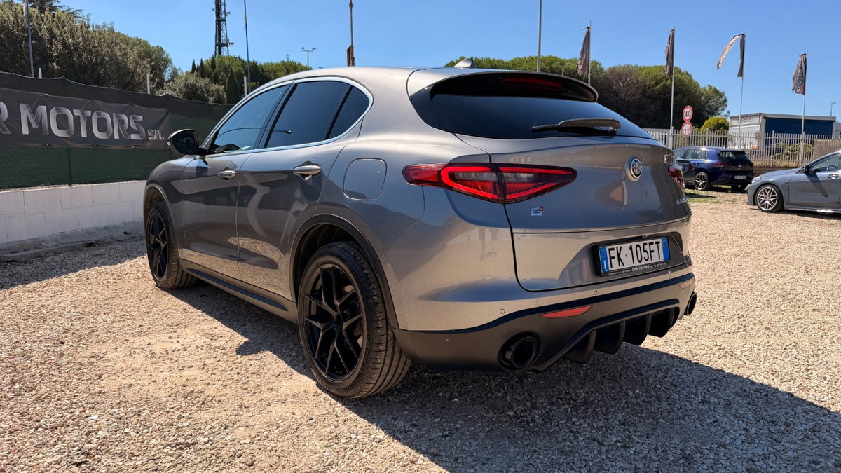 Alfa Romeo Stelvio Stelvio 2.0 Turbo 280 CV AT8 Q4 First Edition (6)