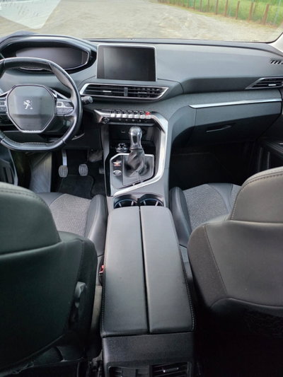 Peugeot 5008 BlueHDi 130 S&S Allure (11)