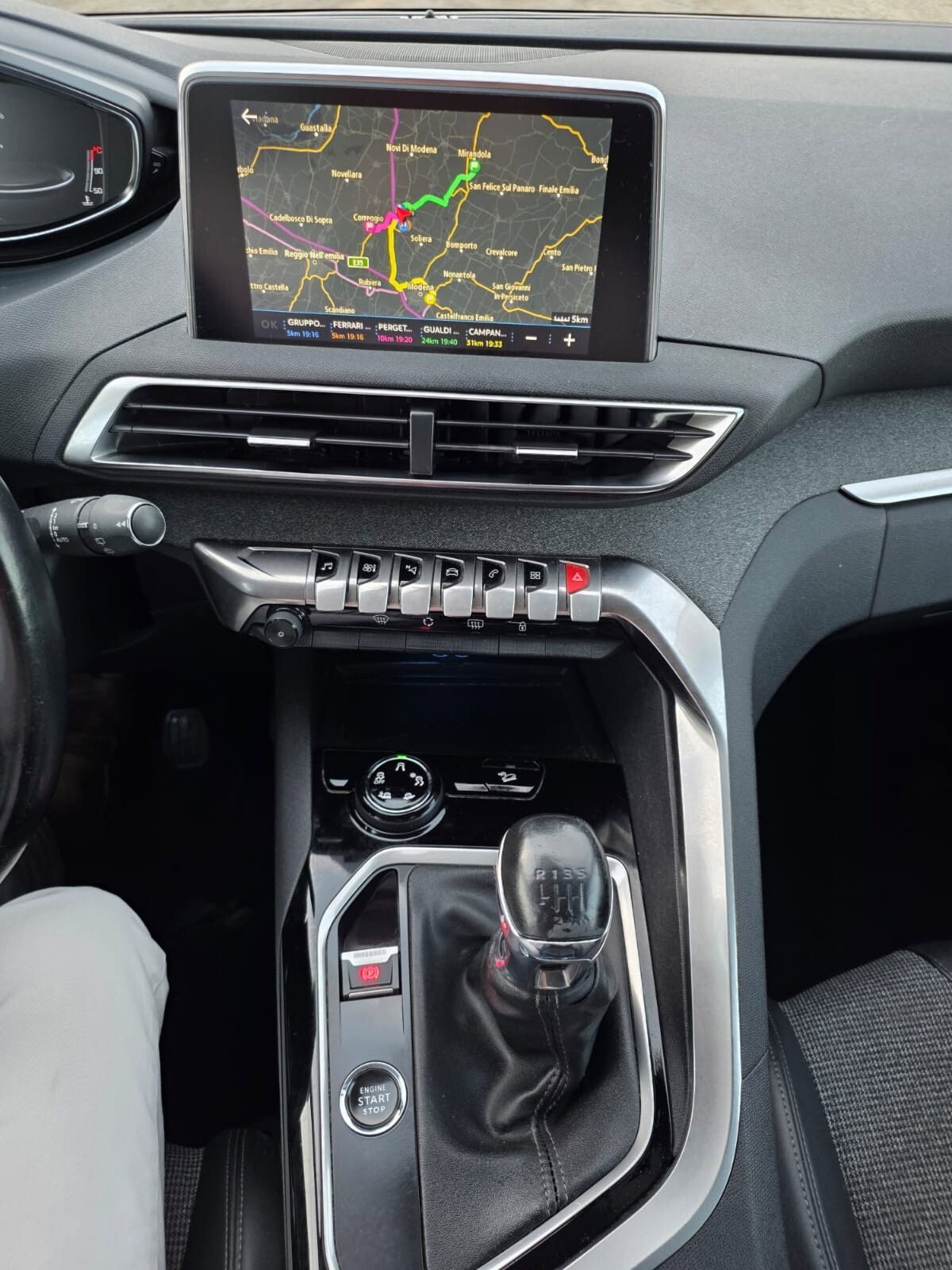 Peugeot 5008 BlueHDi 130 S&S Allure (14)