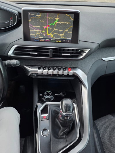 Peugeot 5008 BlueHDi 130 S&S Allure (14)