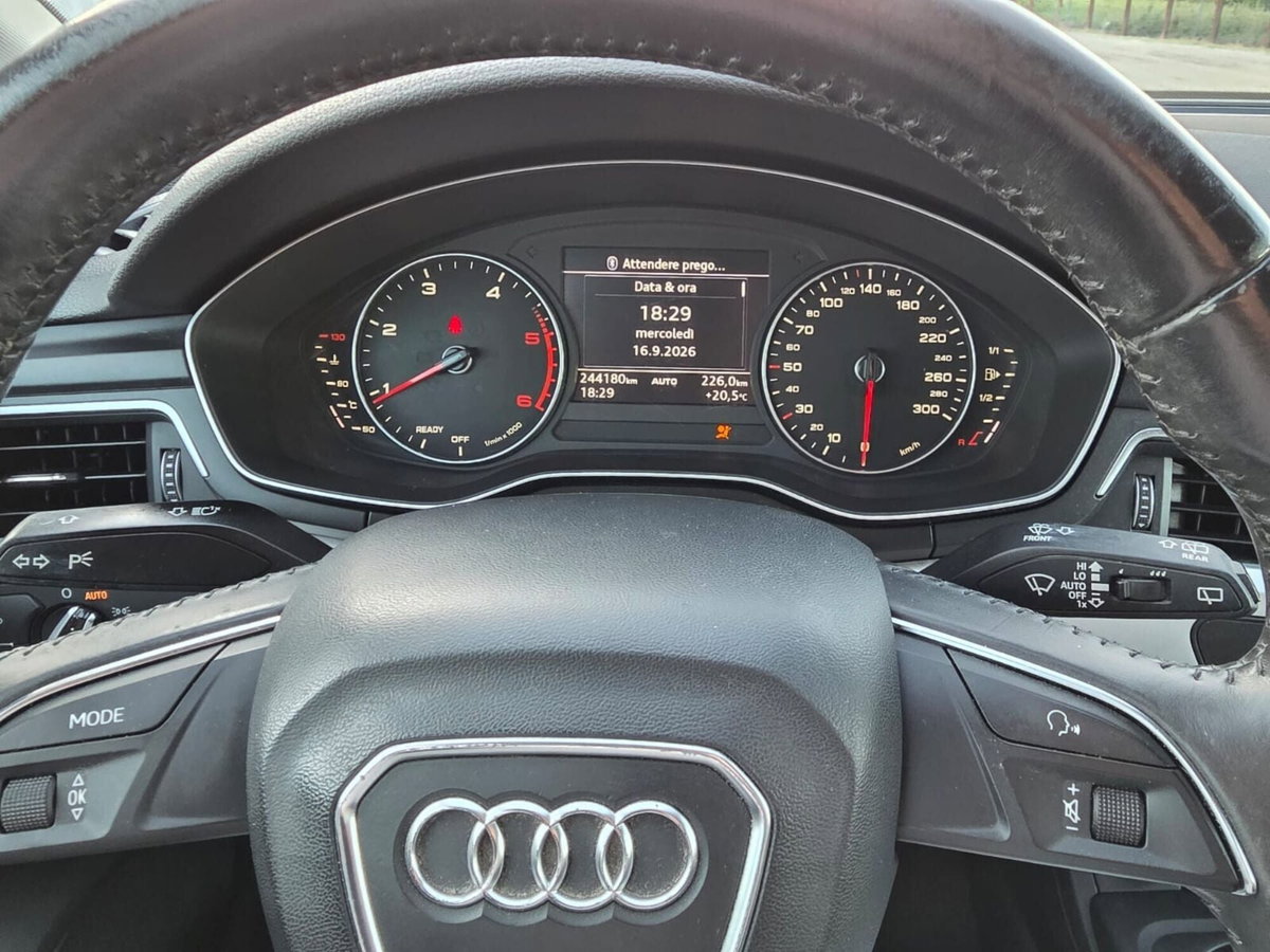 Audi A4 2.0 TDI 122 CV Business Sport (19)