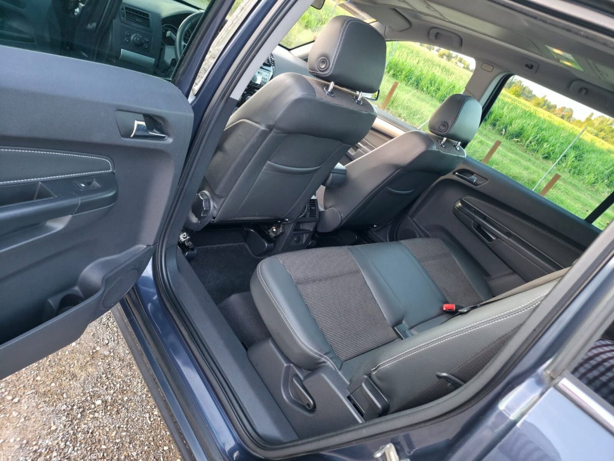 Opel Zafira 1.9 CDTI 120CV Cosmo (11)