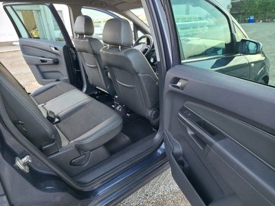 Opel Zafira 1.9 CDTI 120CV Cosmo (14)