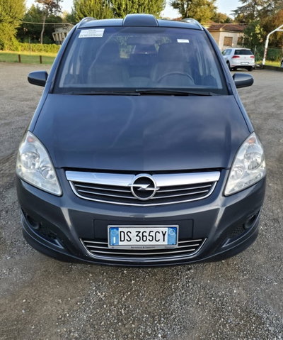 Opel Zafira 1.9 CDTI 120CV Cosmo (19)