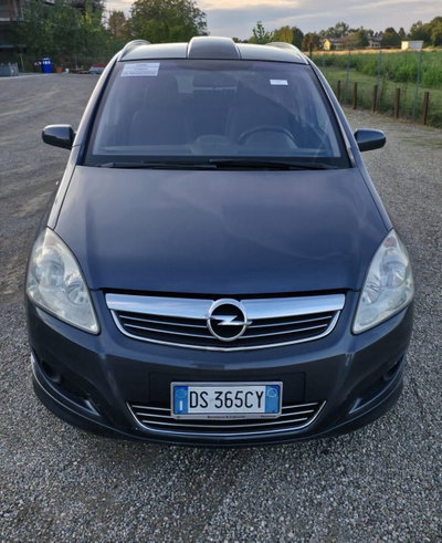 Opel Zafira 1.9 CDTI 120CV Cosmo (2)