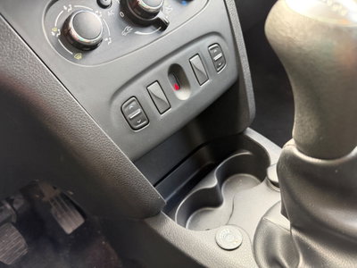 Dacia Sandero 1.2 GPL 75CV Ambiance (12)