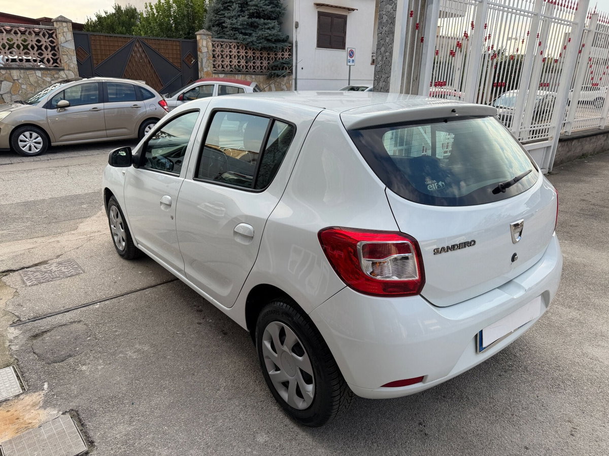 Dacia Sandero 1.2 GPL 75CV Ambiance (4)