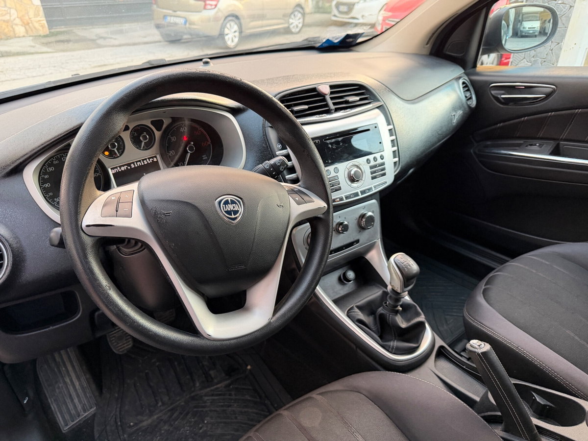 Lancia Delta 1.6 MJT DPF Argento (7)