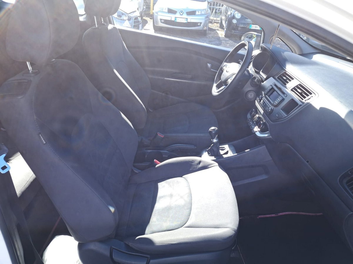 Kia Rio 1.2 CVVT 3p. EX (18)