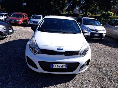 Kia Rio 1.2 CVVT 3p. EX (2)