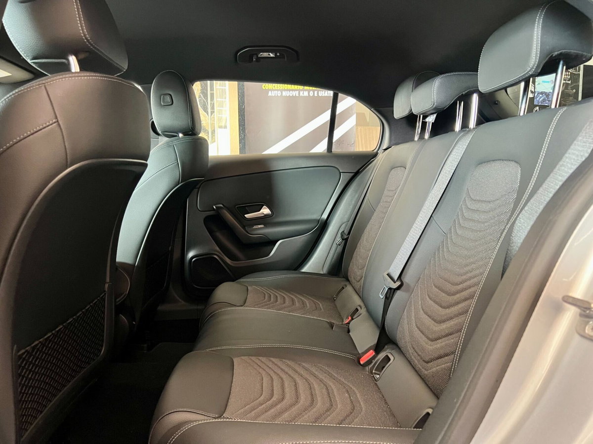 Mercedes-Benz Classe A 180 d Automatic Executive (12)