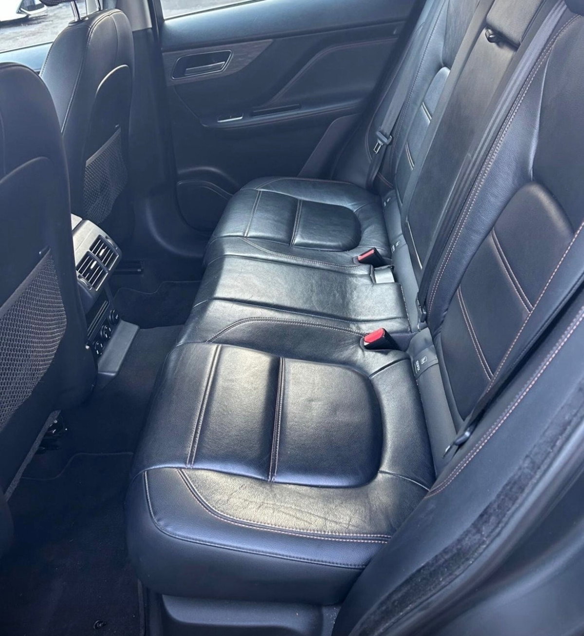 Jaguar F-Pace 2.0 D 180 CV AWD Prestige (3)
