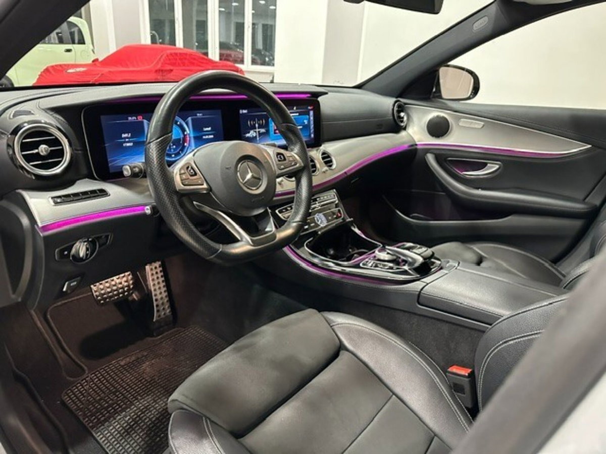 Mercedes-Benz Classe E 220 d Auto Premium Plus (10)