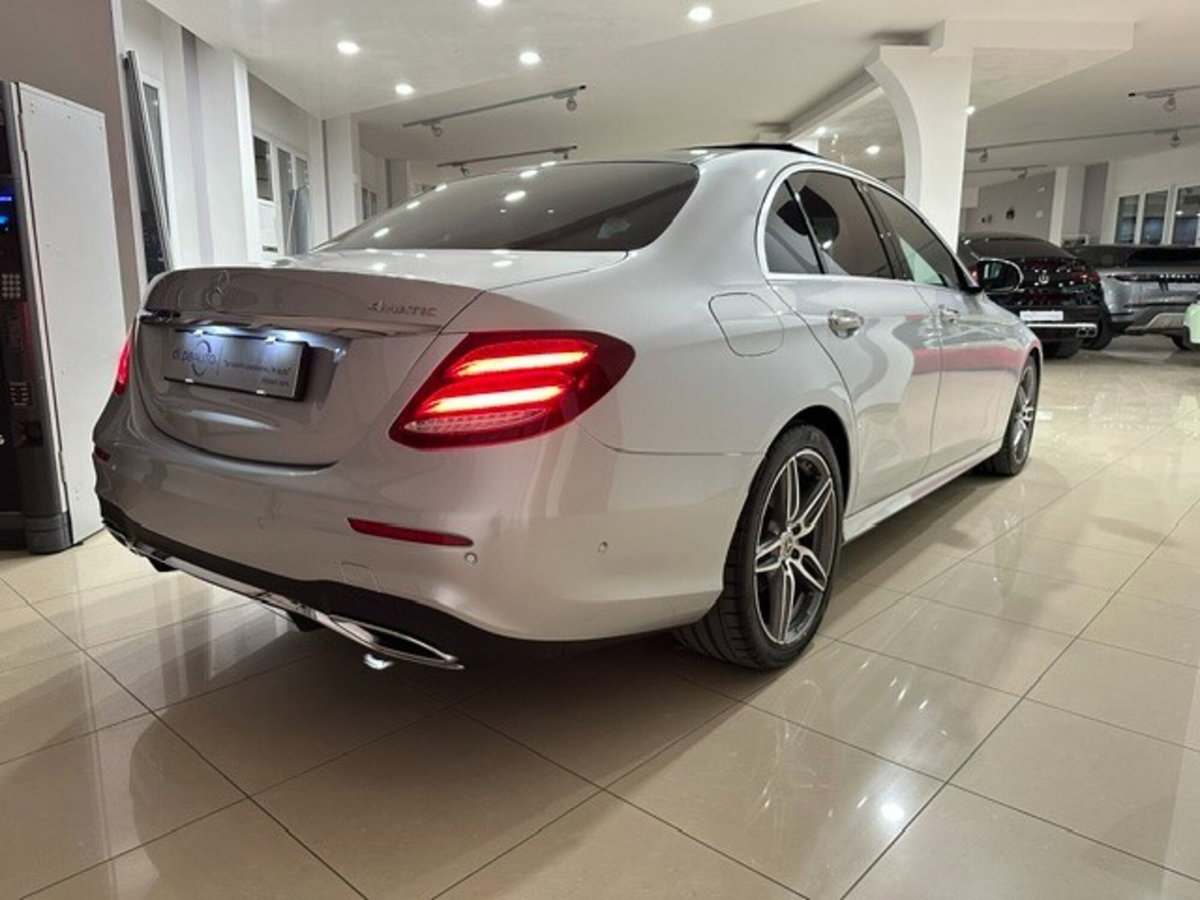 Mercedes-Benz Classe E 220 d Auto Premium Plus (5)
