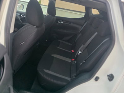 Nissan Qashqai 1.3 DIG-T 140 CV Tekna (10)