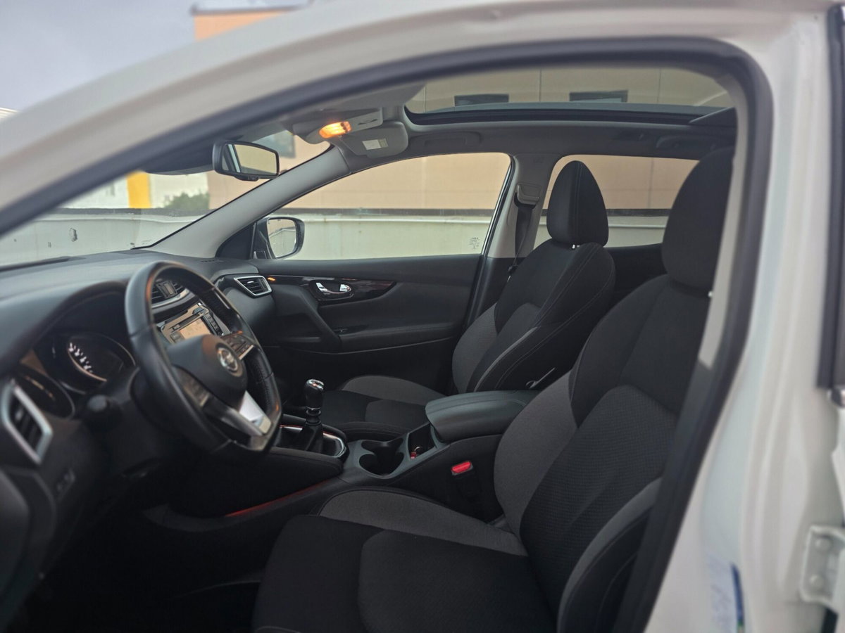 Nissan Qashqai 1.3 DIG-T 140 CV Tekna (11)