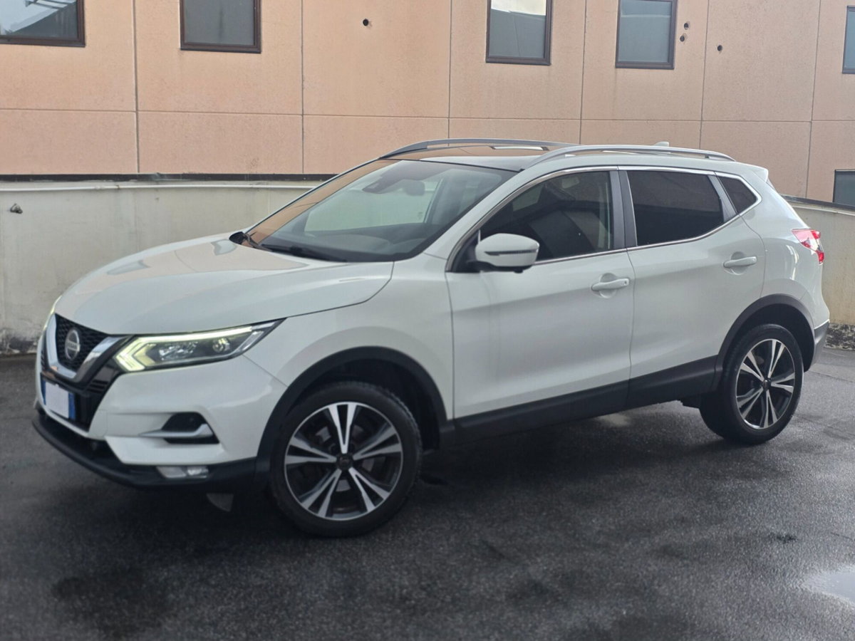 Nissan Qashqai 1.3 DIG-T 140 CV Tekna (3)