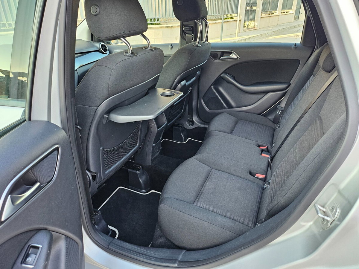 Mercedes-Benz Classe B 180 d Executive (9)
