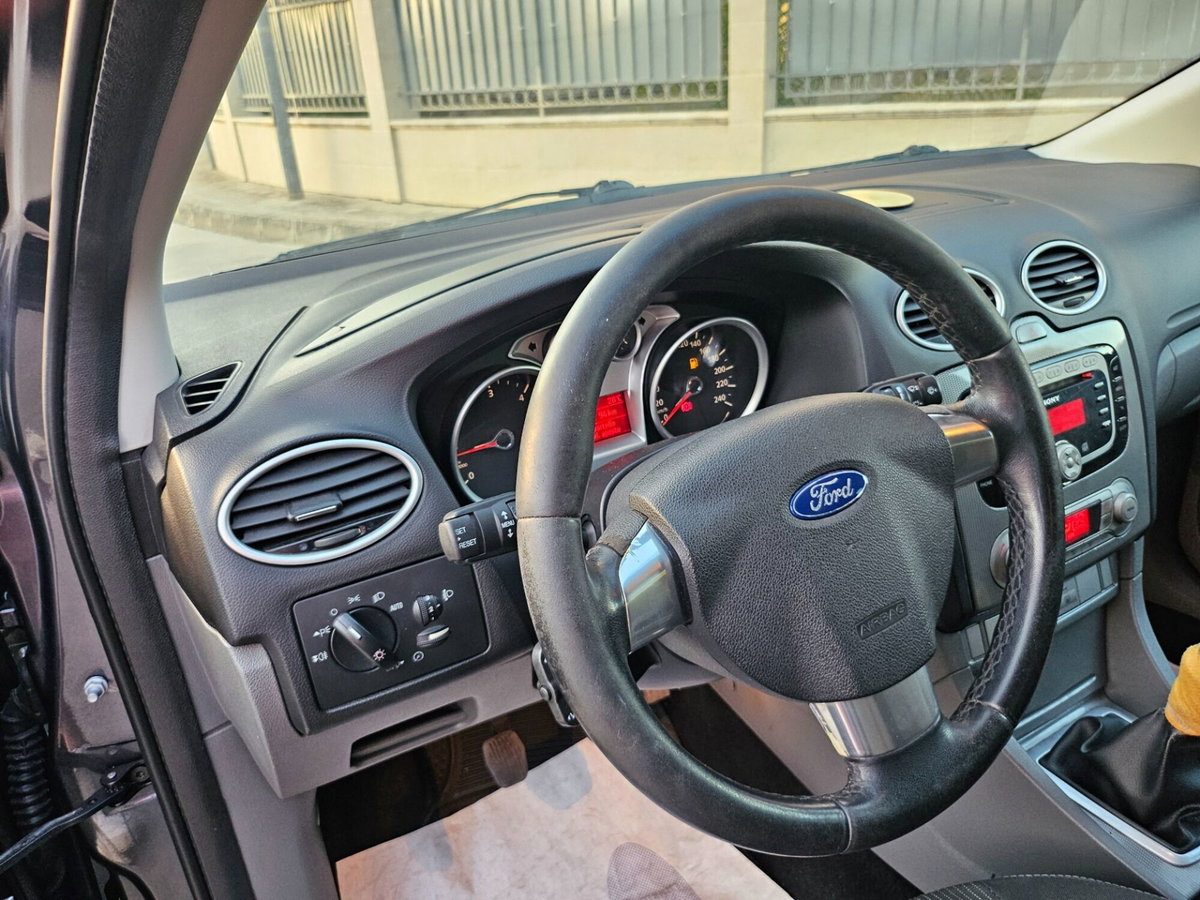 Ford Focus Station Wagon 1.6 TDCi (110CV) SW Tit. DPF (8)