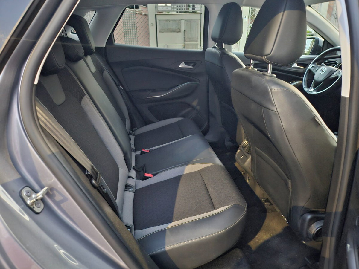 Opel Grandland X 1.5 diesel Ecotec Start&Stop Elegance (10)