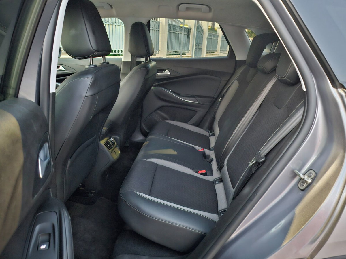 Opel Grandland X 1.5 diesel Ecotec Start&Stop Elegance (9)