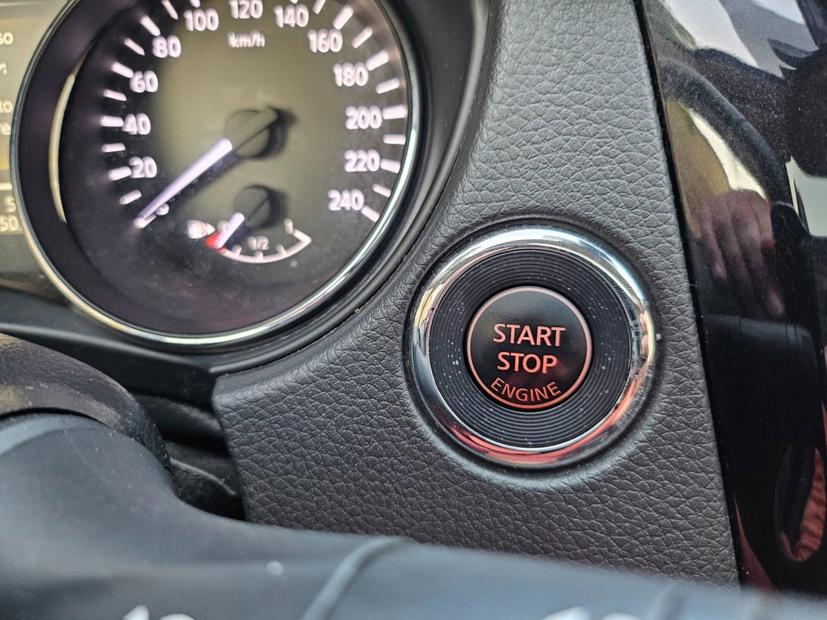 Nissan Qashqai 1.5 dCi N-Connecta (12)