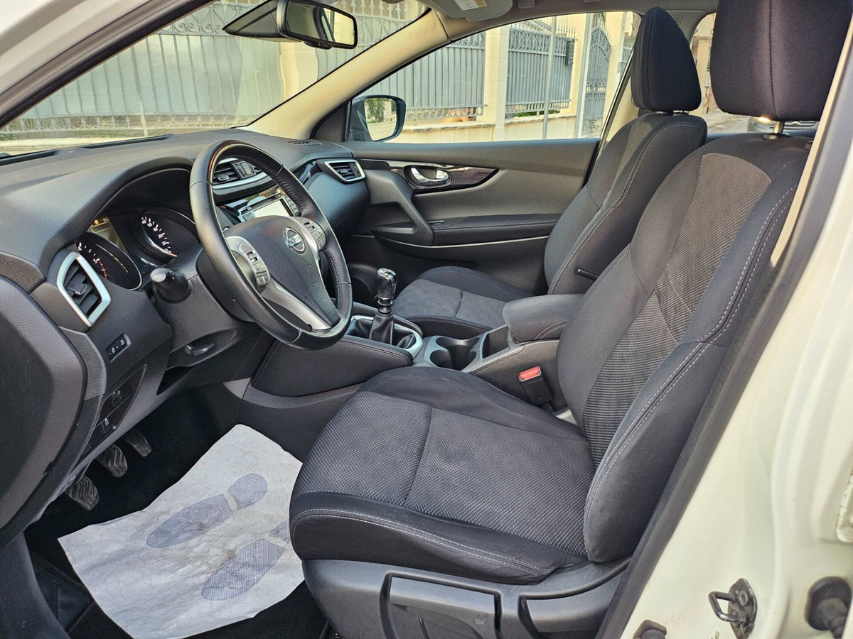 Nissan Qashqai 1.5 dCi N-Connecta (4)