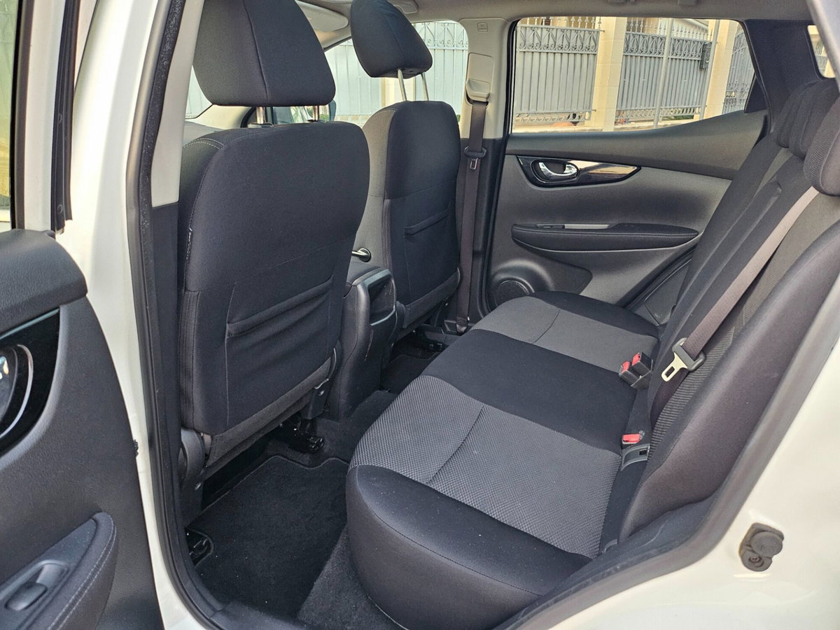 Nissan Qashqai 1.5 dCi N-Connecta (8)