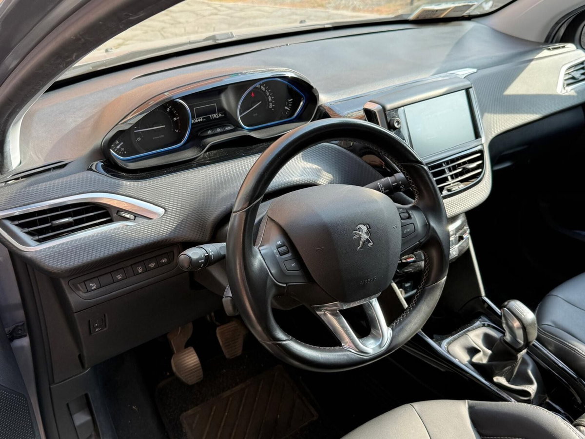Peugeot 2008 Turbo 110 S&S Allure (10)