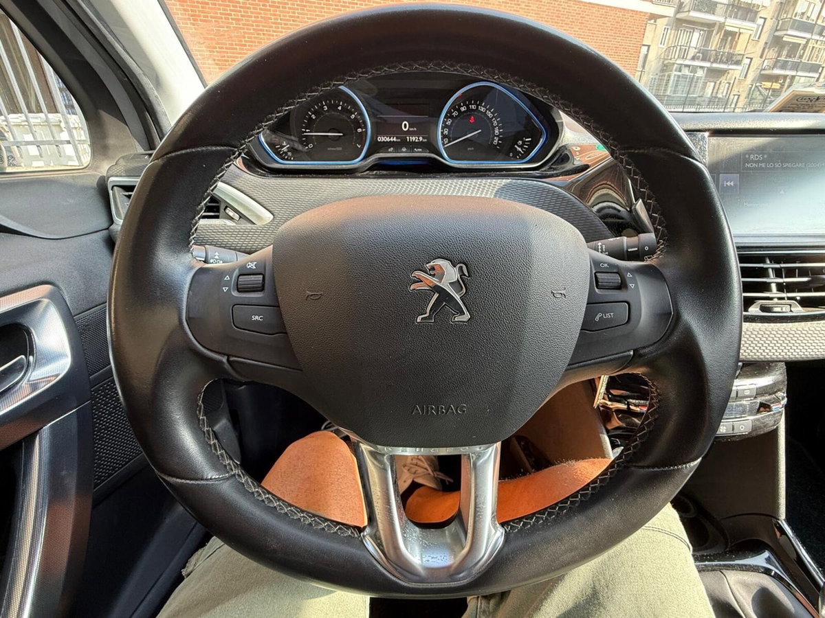 Peugeot 2008 Turbo 110 S&S Allure (11)