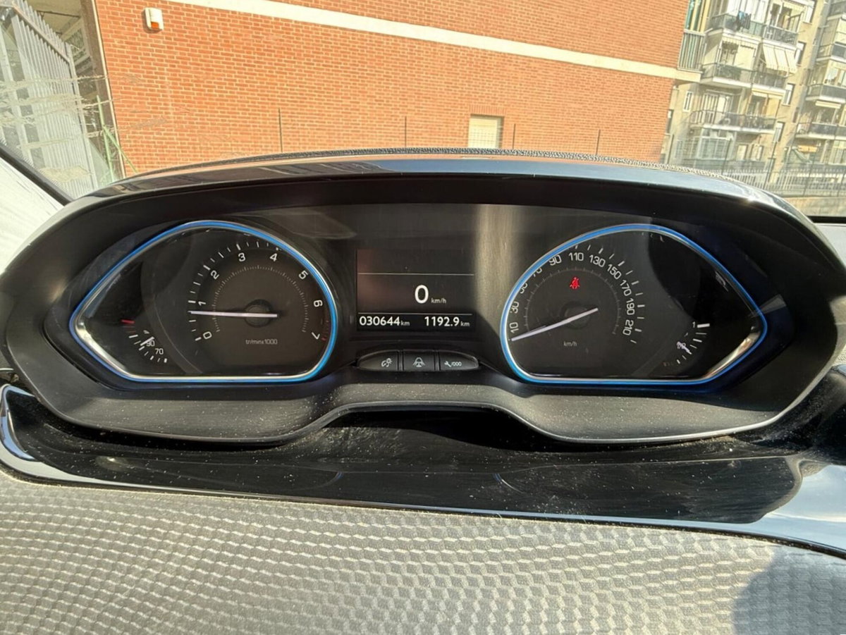 Peugeot 2008 Turbo 110 S&S Allure (12)
