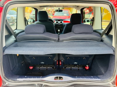 Peugeot 1007 1.4 Happy (14)