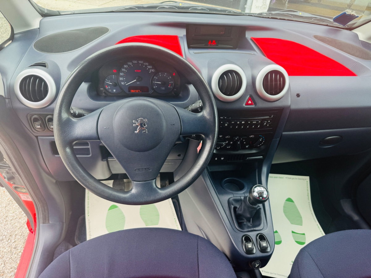 Peugeot 1007 1.4 Happy (19)
