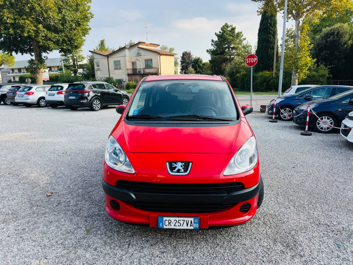 Peugeot 1007 1.4 Happy (2)